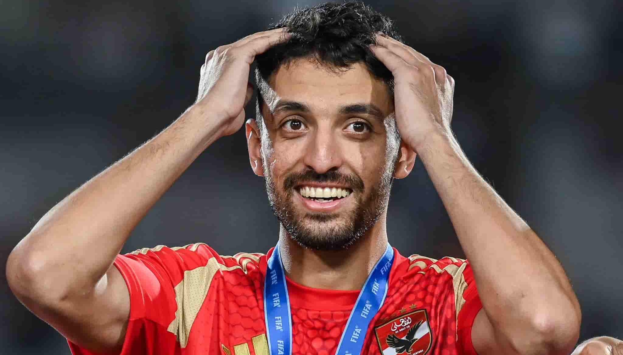 الأهلي يرفض عرضًا قطريًا بقيمة 100 مليون جنيه لضم طاهر محمد طاهر