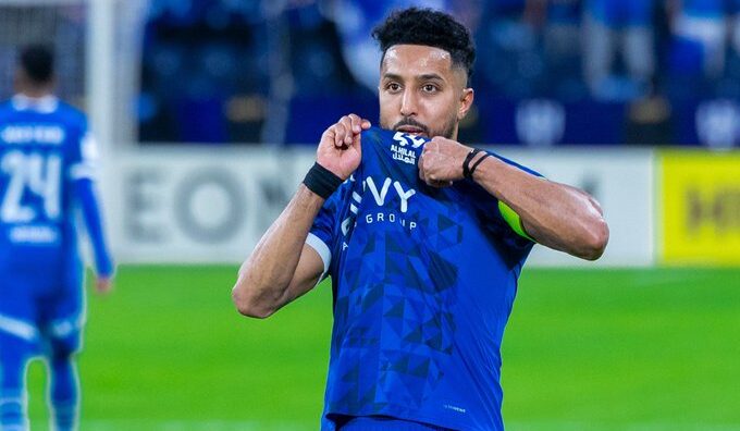 تعرف علي راتب “سالم الدوسري” مع الهلال السعودي بعد تجديد عقده