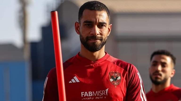 رسمياً.. الأهلي يعلن رحيل “عمرو السولية” عن صفوف الفريق