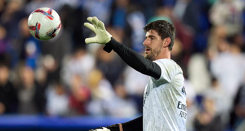 رسمياً.. ريال مدريد يؤكد إصابة الحارس “تيبو كورتوا”