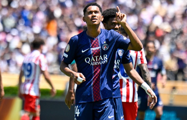 باريس سان جيرمان يكتسح أتلتيكو مدريد برباعية في كأس العالم للأندية